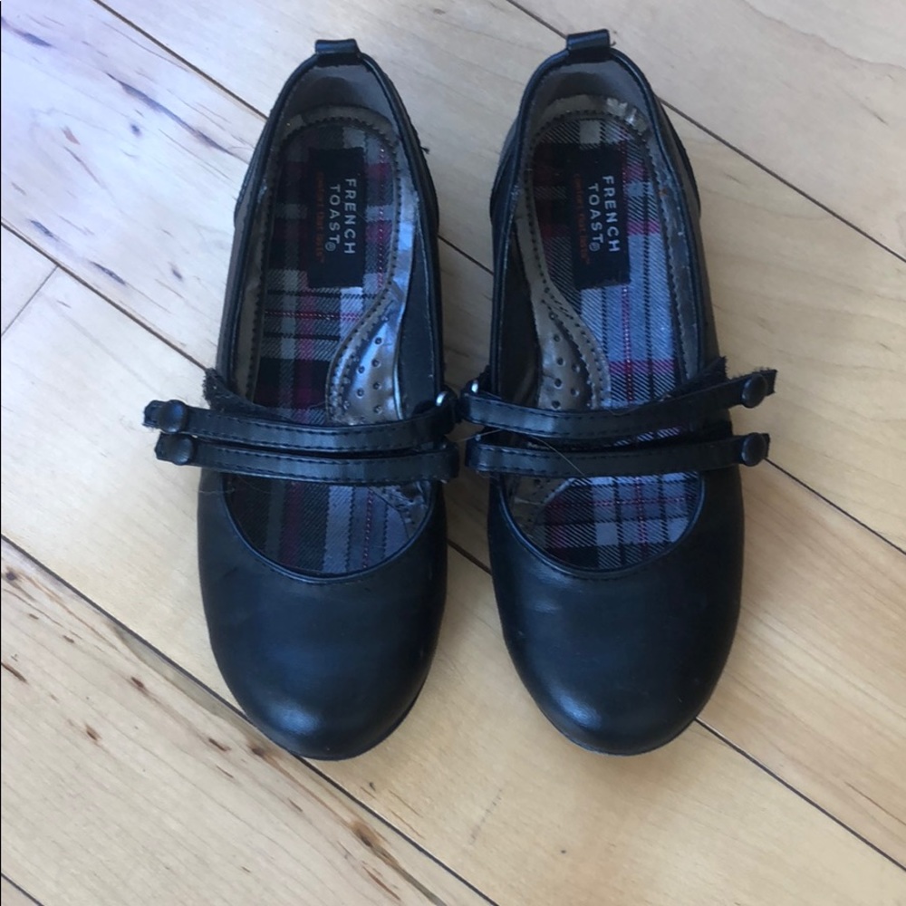 Black dress shoes